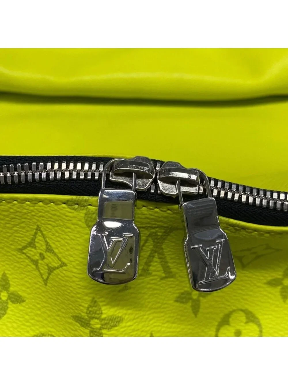 Louis Vuitton Backpack Taigarama Discovery Jaune Leather Cowhide
